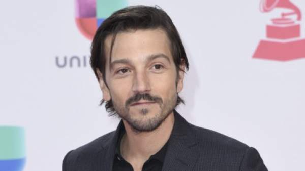 Diego Luna. Diego Luna.