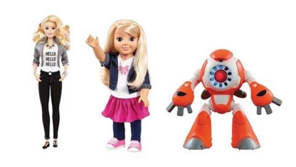 Las muñecas Barbie Hello y Cayla, y el robot i-Que. Las muñecas Barbie Hello y Cayla, y el robot i-Que.