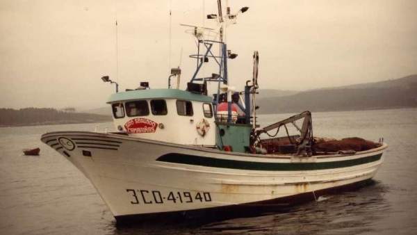 Pesquero Siempre Urbegi hundido en Malpica Pesquero Siempre Urbegi hundido en Malpica