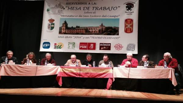 Reunión de partidos y conservacionistas en Santiponce. Reunión de partidos y conservacionistas en Santiponce.