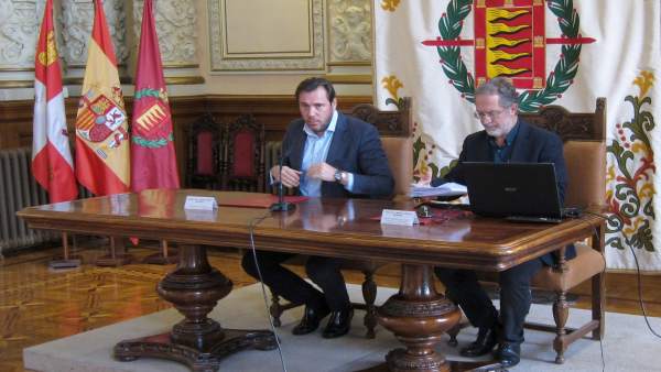 Óscar Puente junto a Manuel Saravia Óscar Puente junto a Manuel Saravia