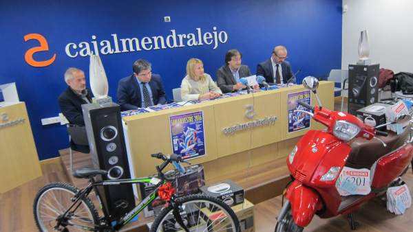 Presentación de la XXI San Silvestre de Cáceres Presentación de la XXI San Silvestre de Cáceres
