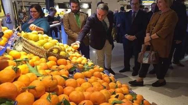 Elías Bendodo Carrefour naranjas málaga Sabor a Málaga convenio productos agro Elías Bendodo Carrefour naranjas málaga Sabor a Málaga convenio productos agro