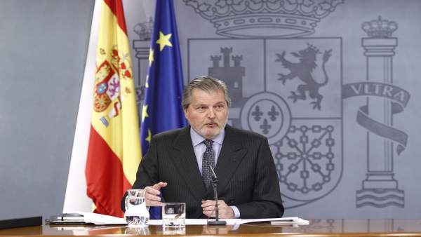 Rueda de prensa de Méndez de Vigo tras el Consejo de Ministros Rueda de prensa de Méndez de Vigo tras el Consejo de Ministros