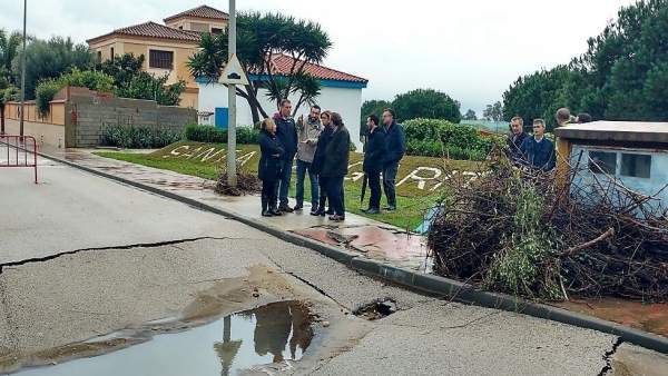 Susana Díaz visita las zonas afectadas por el temporal en La Línea Susana Díaz visita las zonas afectadas por el temporal en La Línea