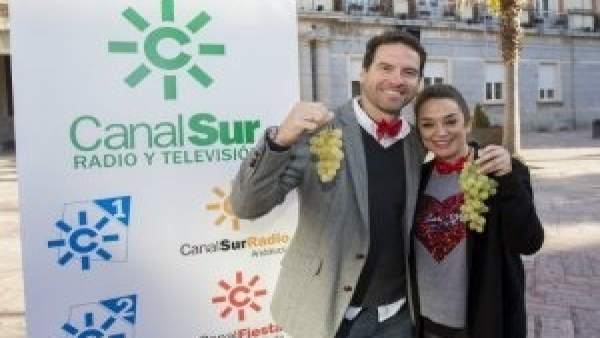 Miguel de Miguel y Toñi Moreno presentan las campanadas de Canal Sur en Huelva. Miguel de Miguel y Toñi Moreno presentan las campanadas de Canal Sur en Huelva.