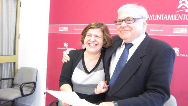 Alba Doblas y Emilio Aumente en el Ayuntamiento Alba Doblas y Emilio Aumente en el Ayuntamiento