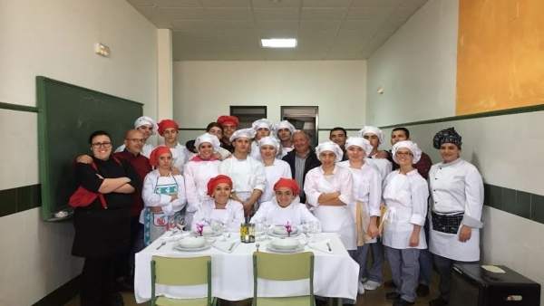 Alumnos de FP en el IES de Cumbres Mayores, en Huelva. Alumnos de FP en el IES de Cumbres Mayores, en Huelva.