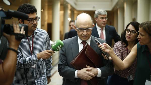 Cristóbal Montoro, Ministro de Hacienda y Función Pública Cristóbal Montoro, Ministro de Hacienda y Función Pública