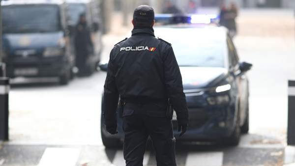 Agente de Policía Nacional. Agente de Policía Nacional.