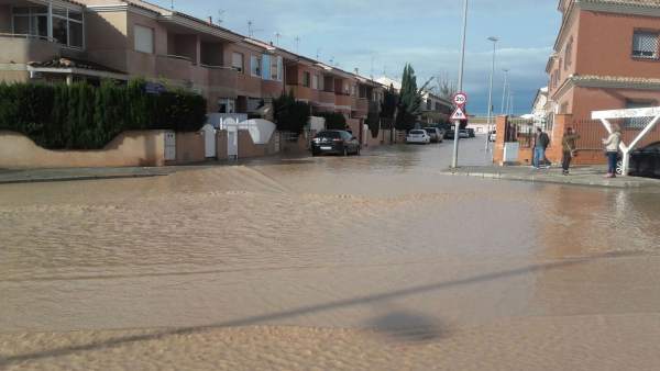 Carretera inundada, inundaciones, lluvias, riadas Carretera inundada, inundaciones, lluvias, riadas