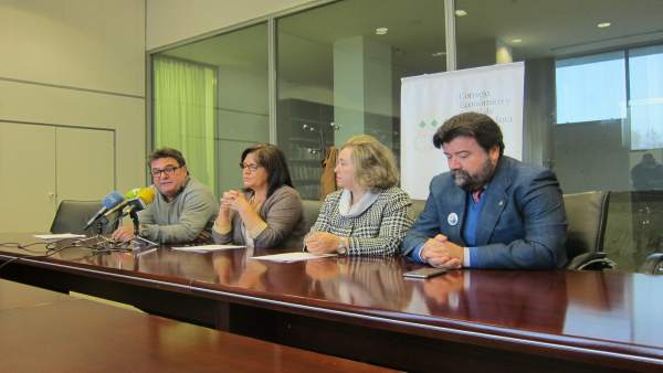 Firma del Pacto Social y Político por el Ferrocarril en Extremadura Firma del Pacto Social y Político por el Ferrocarril en Extremadura