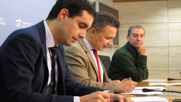 Firma convenio reconocimientos médicos por Juegos Escolares Firma convenio reconocimientos médicos por Juegos Escolares