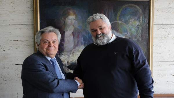 Antonio Jara y Jesús García Calderón tras la firma del convenio por la cultura Antonio Jara y Jesús García Calderón tras la firma del convenio por la cultura