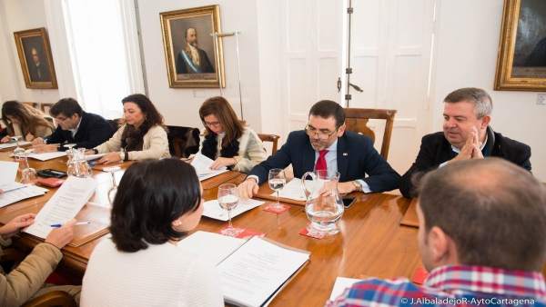 La Junta de Gobierno local aprueba la oferta de empleo público de 2016 La Junta de Gobierno local aprueba la oferta de empleo público de 2016