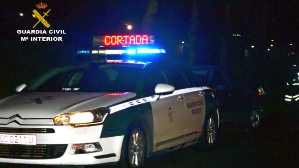 La Guardia Civil detiene al conductor de un turismo La Guardia Civil detiene al conductor de un turismo