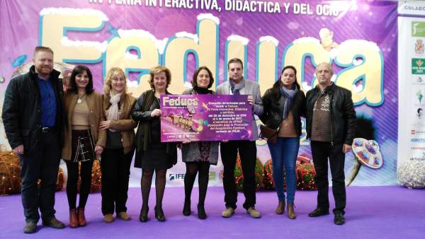 Entrega de entradas de Feduca a Familia Acoge Entrega de entradas de Feduca a Familia Acoge