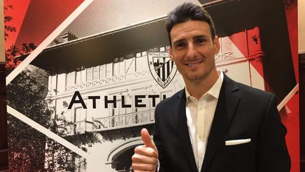 Aduriz renueva Aduriz renueva