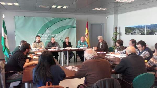 Reunión entre Medio Ambiente y la plataforma del Río Aguas. Reunión entre Medio Ambiente y la plataforma del Río Aguas.