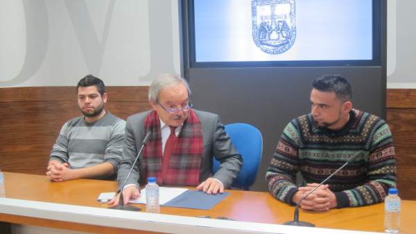El Alcalde, Wenceslao López y los ediles, Rubén Rosón e Iván Álvarez. El Alcalde, Wenceslao López y los ediles, Rubén Rosón e Iván Álvarez.