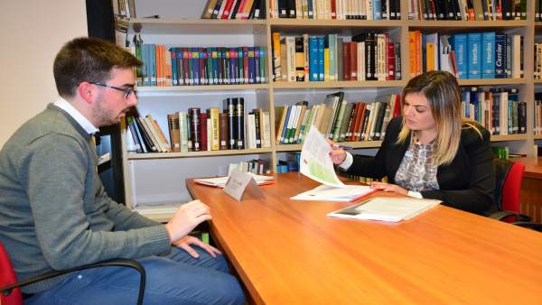 Los diez participantes se han reunido cinco minutos con cada empresa Los diez participantes se han reunido cinco minutos con cada empresa
