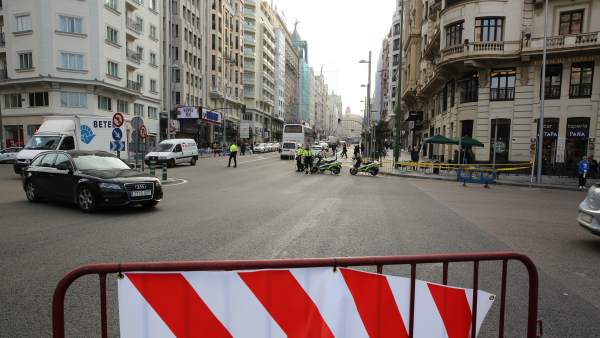 Cortes de tráfico en Gran Vía en Madrid por Navidad. Cortes de tráfico en Gran Vía en Madrid por Navidad.