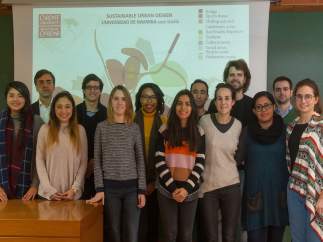 Estudiantes de la Universidad de Navarra participan en un taller en Cardiff.