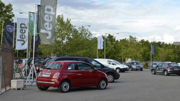 Coches aparcados automóviles vehículos Coches aparcados automóviles vehículos