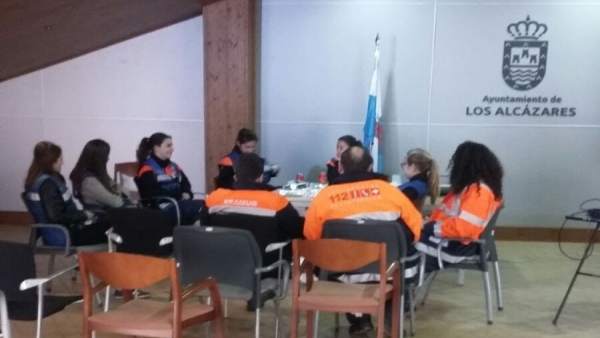 Psicólogos asisten a vecinos de Los Alcázares afectados por las inundaciones Psicólogos asisten a vecinos de Los Alcázares afectados por las inundaciones