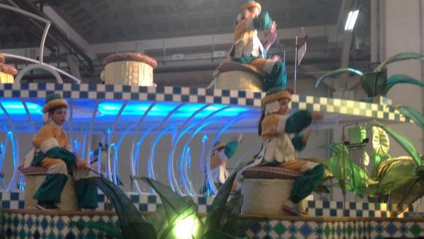 La carroza de Melchor es una de las tres carrozas nuevas que estrenará la Cabalgata de Reis de Barcelona de 2017. La carroza de Melchor es una de las tres carrozas nuevas que estrenará la Cabalgata de Reis de Barcelona de 2017.