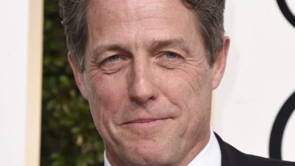 Hugh Grant, en la alfombra roja de los Globos de Oro Hugh Grant, en la alfombra roja de los Globos de Oro