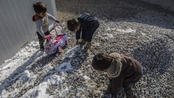 Niños refugiados en Grecia Niños refugiados en Grecia