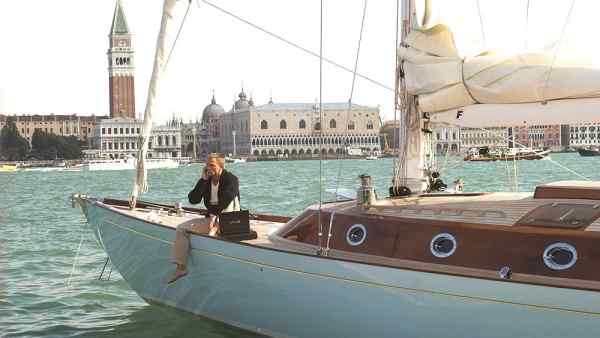 Velero James Bond, Skyfall Velero James Bond, Skyfall