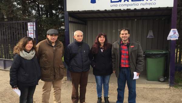 Representantes sindicales en las instalaciones de Grupo Sada que se van a cerrar Representantes sindicales en las instalaciones de Grupo Sada que se van a cerrar