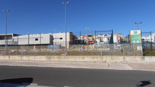 Arranca la demolición de la escuela de hostelería. Arranca la demolición de la escuela de hostelería.