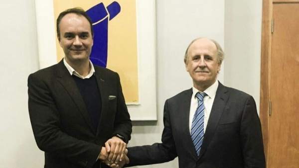 Avaesen i Casa Caritat signen un conveni per a pal·liar la pobresa energètica Avaesen i Casa Caritat signen un conveni per a pal·liar la pobresa energètica