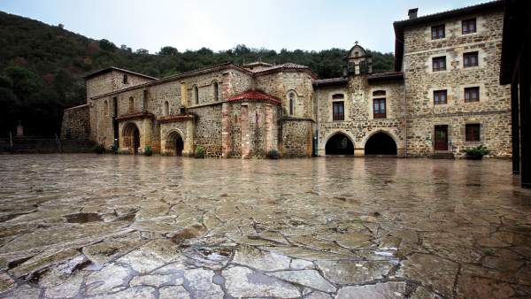 Monasterio de Santo Toribio de Liébana Monasterio de Santo Toribio de Liébana