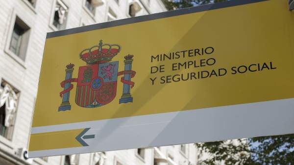 La Comunitat tanca 2016 amb un 4% més d'estrangers afiliats a la Seguretat Social La Comunitat tanca 2016 amb un 4% més d'estrangers afiliats a la Seguretat Social