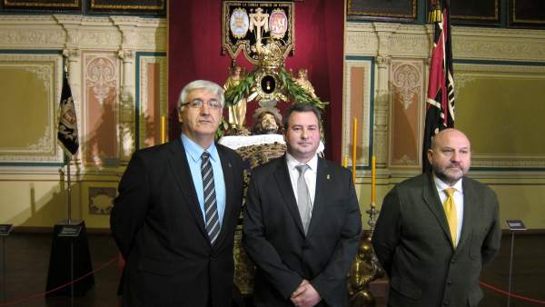 Muestra sobre esculturas del Santo Entierro y la Hermanda de la Sangre de Cristo Muestra sobre esculturas del Santo Entierro y la Hermanda de la Sangre de Cristo