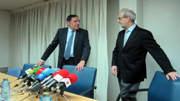 Sáez Aguado junto al rector de la USAL en Salamanca Sáez Aguado junto al rector de la USAL en Salamanca