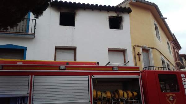 Incendio en la segunda planta de una vivienda de La Almunia (Zaragoza) Incendio en la segunda planta de una vivienda de La Almunia (Zaragoza)