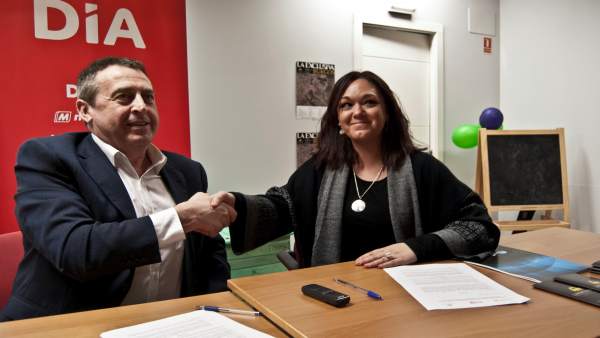 Presentación del acuerdo para el envío de productos a pueblos de Burgos Presentación del acuerdo para el envío de productos a pueblos de Burgos
