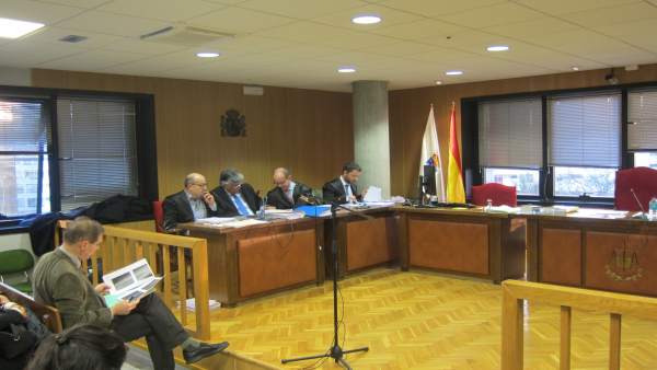 Juicio en Vigo contra médico acusado de amputación a gimnasta. Juicio en Vigo contra médico acusado de amputación a gimnasta.
