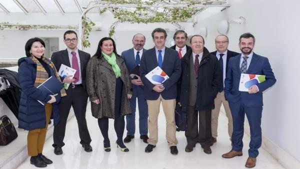 Francisco Martín con su equipo de Innovación, Industria, Turismo y Comercio Francisco Martín con su equipo de Innovación, Industria, Turismo y Comercio