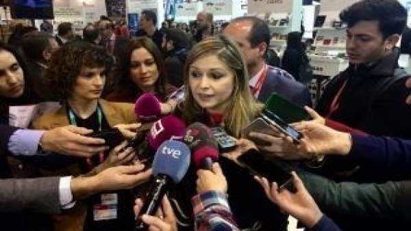 De la Cruz atiende a los medios De la Cruz atiende a los medios