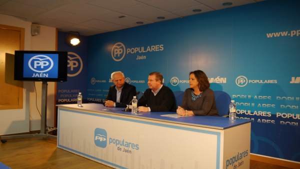 José Antonio Miranda, Miguel Ángel García Anguita y Catalina García. José Antonio Miranda, Miguel Ángel García Anguita y Catalina García.