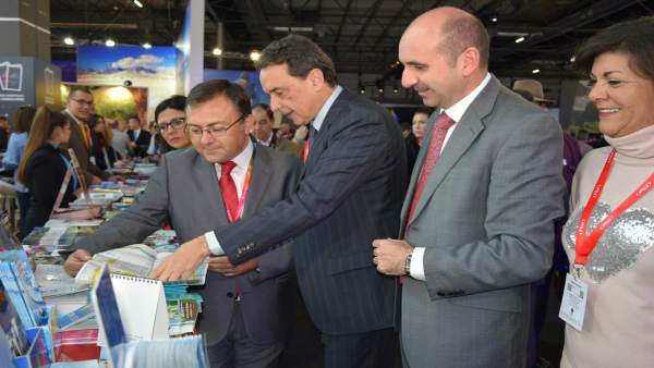 Heredia, con Conejo, alcalde de Torremolinos Ortiz y edil Mijas Lima Fitur Heredia, con Conejo, alcalde de Torremolinos Ortiz y edil Mijas Lima Fitur
