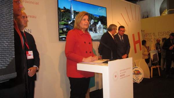 Fátima Báñez en el stand de la provincia en Fitur Fátima Báñez en el stand de la provincia en Fitur