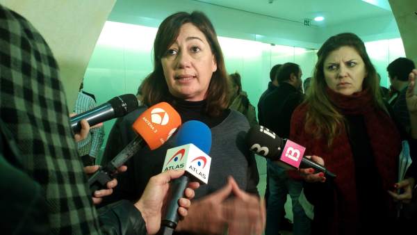 La presidenta Armengol atiende a los medios La presidenta Armengol atiende a los medios