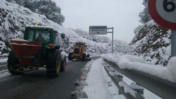 A374 nieve málaga excavadoras quitanieves temporal ronda A374 nieve málaga excavadoras quitanieves temporal ronda